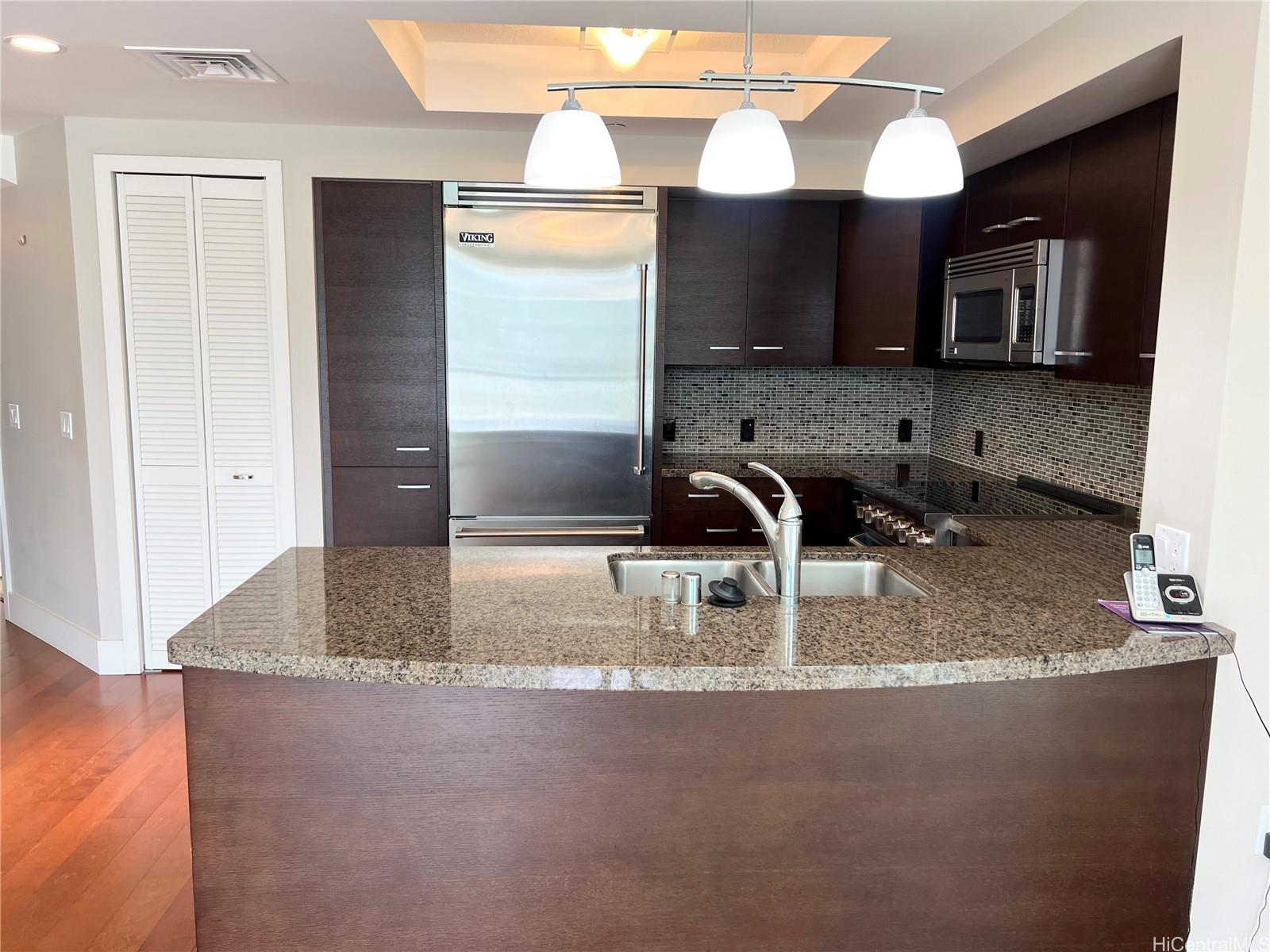 1837 Kalakaua Ave Honolulu - Rental - photo 3 of 20