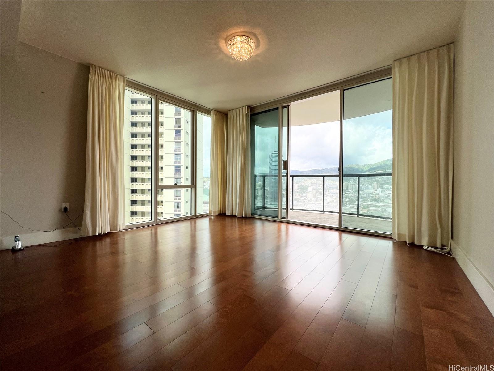 1837 Kalakaua Ave Honolulu - Rental - photo 4 of 20