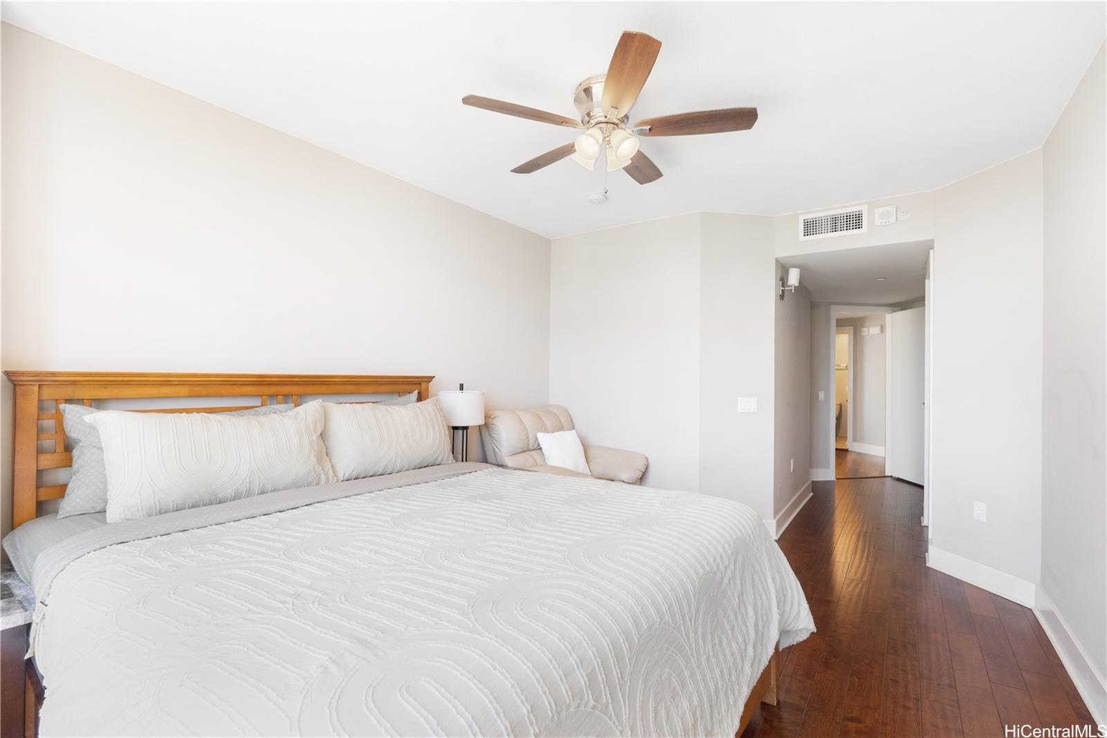 Allure Waikiki condo # 2001, Honolulu, Hawaii - photo 15 of 25