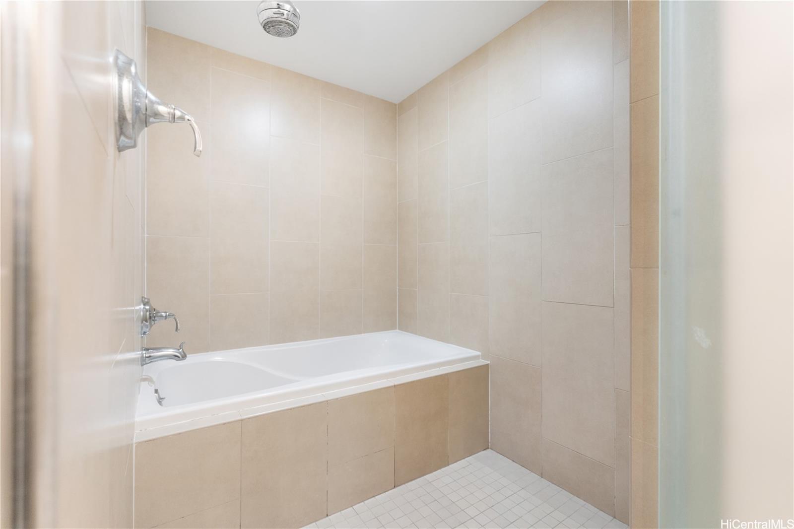 Allure Waikiki condo # 2001, Honolulu, Hawaii - photo 17 of 25