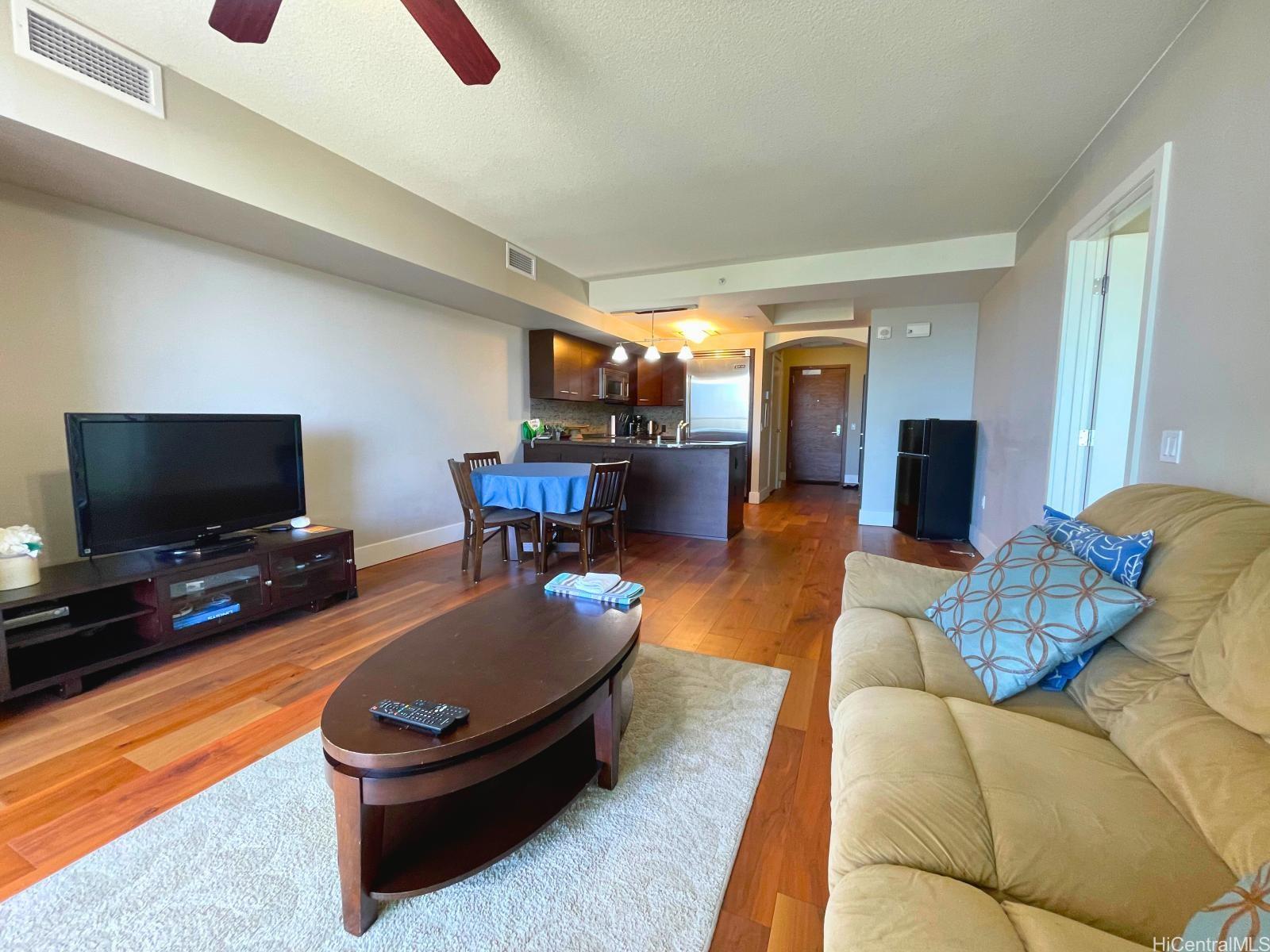 1837 Kalakaua Ave Honolulu - Rental - photo 4 of 18