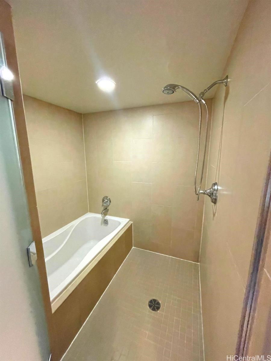 1837 Kalakaua Ave Honolulu - Rental - photo 10 of 18