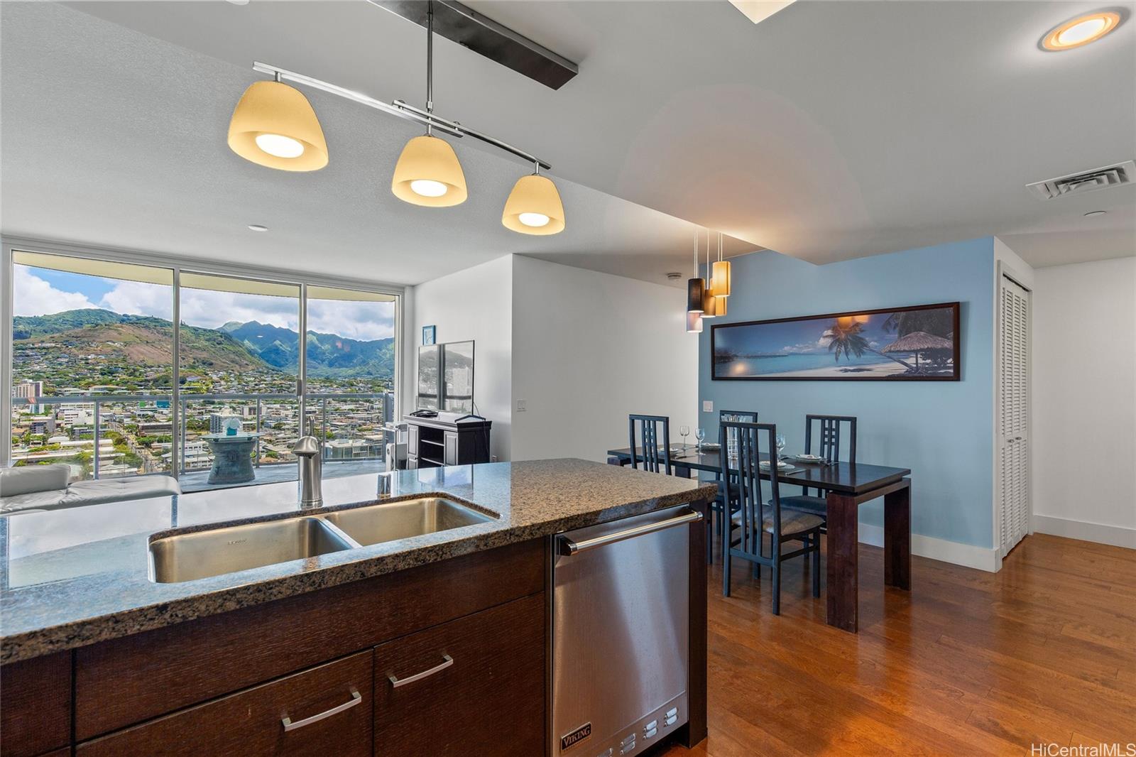 Allure Waikiki condo # 2209, Honolulu, Hawaii - photo 11 of 25