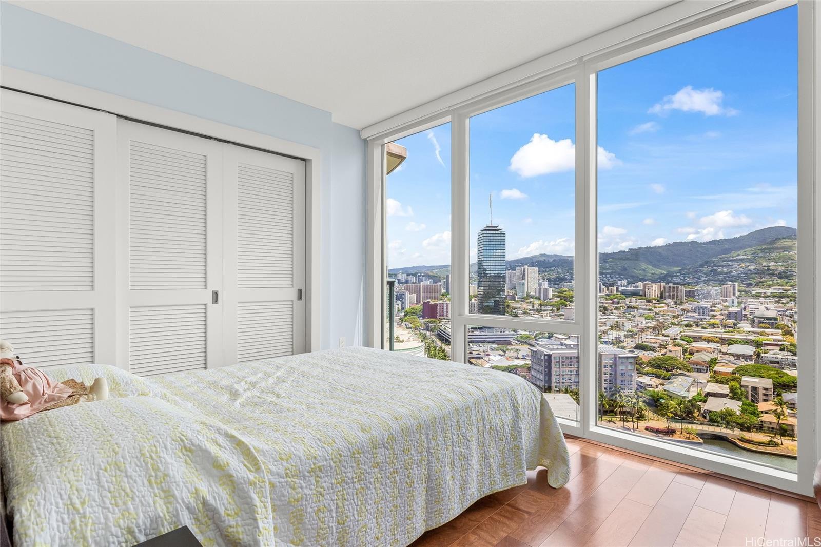 Allure Waikiki condo # 2209, Honolulu, Hawaii - photo 17 of 25