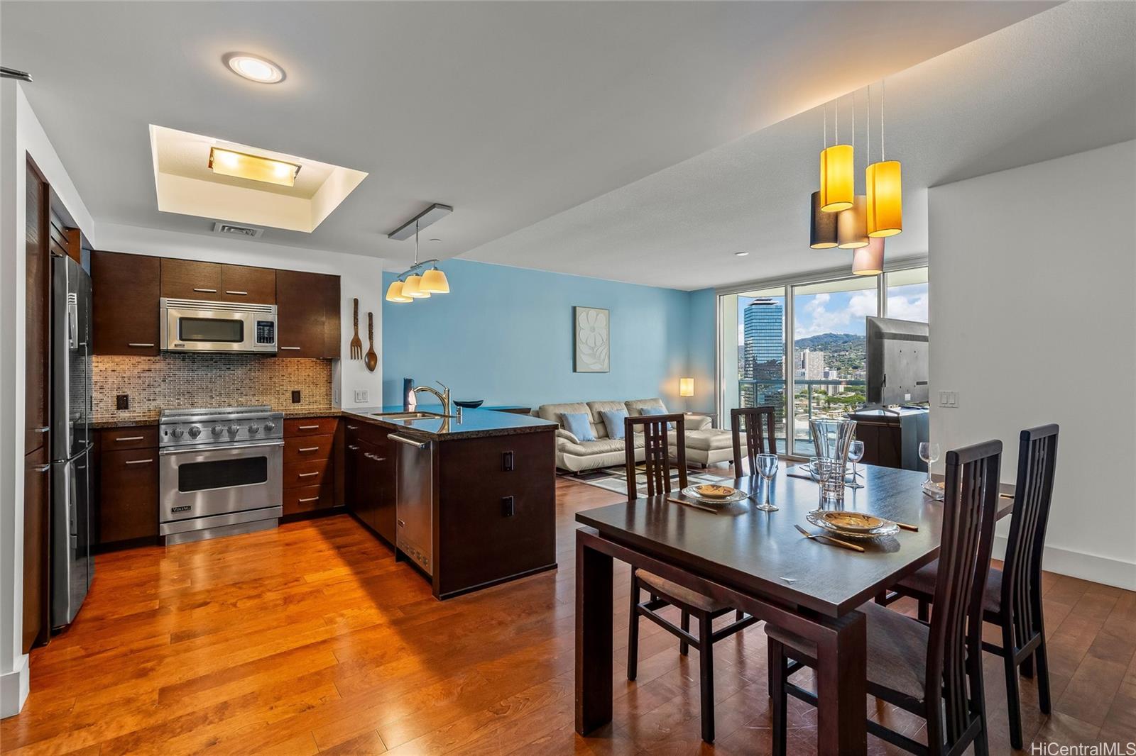 Allure Waikiki condo # 2209, Honolulu, Hawaii - photo 3 of 25