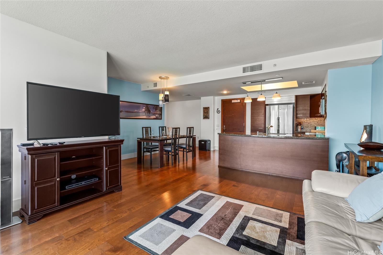 Allure Waikiki condo # 2209, Honolulu, Hawaii - photo 6 of 25