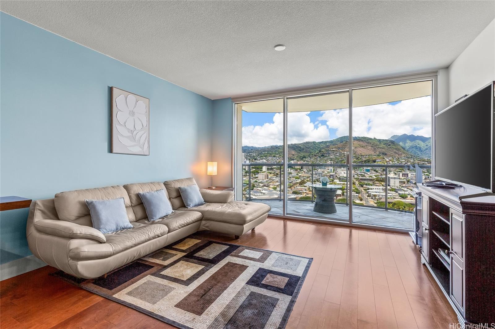 Allure Waikiki condo # 2209, Honolulu, Hawaii - photo 7 of 25