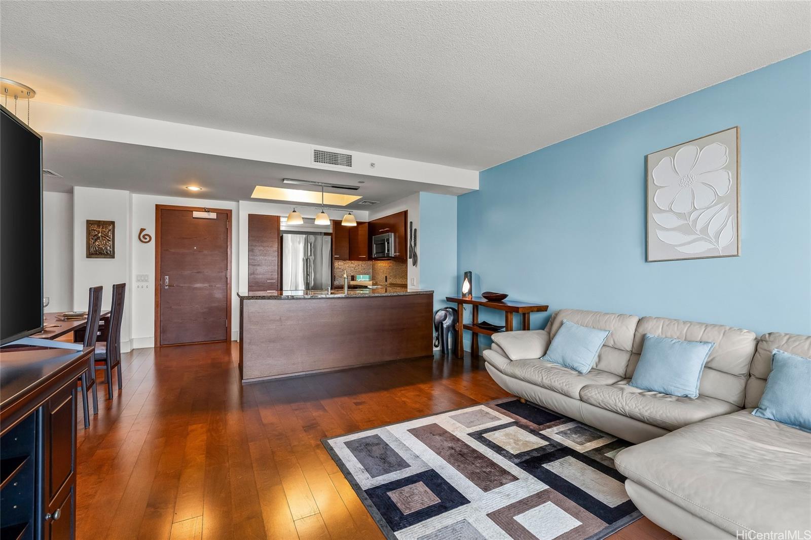 Allure Waikiki condo # 2209, Honolulu, Hawaii - photo 8 of 25