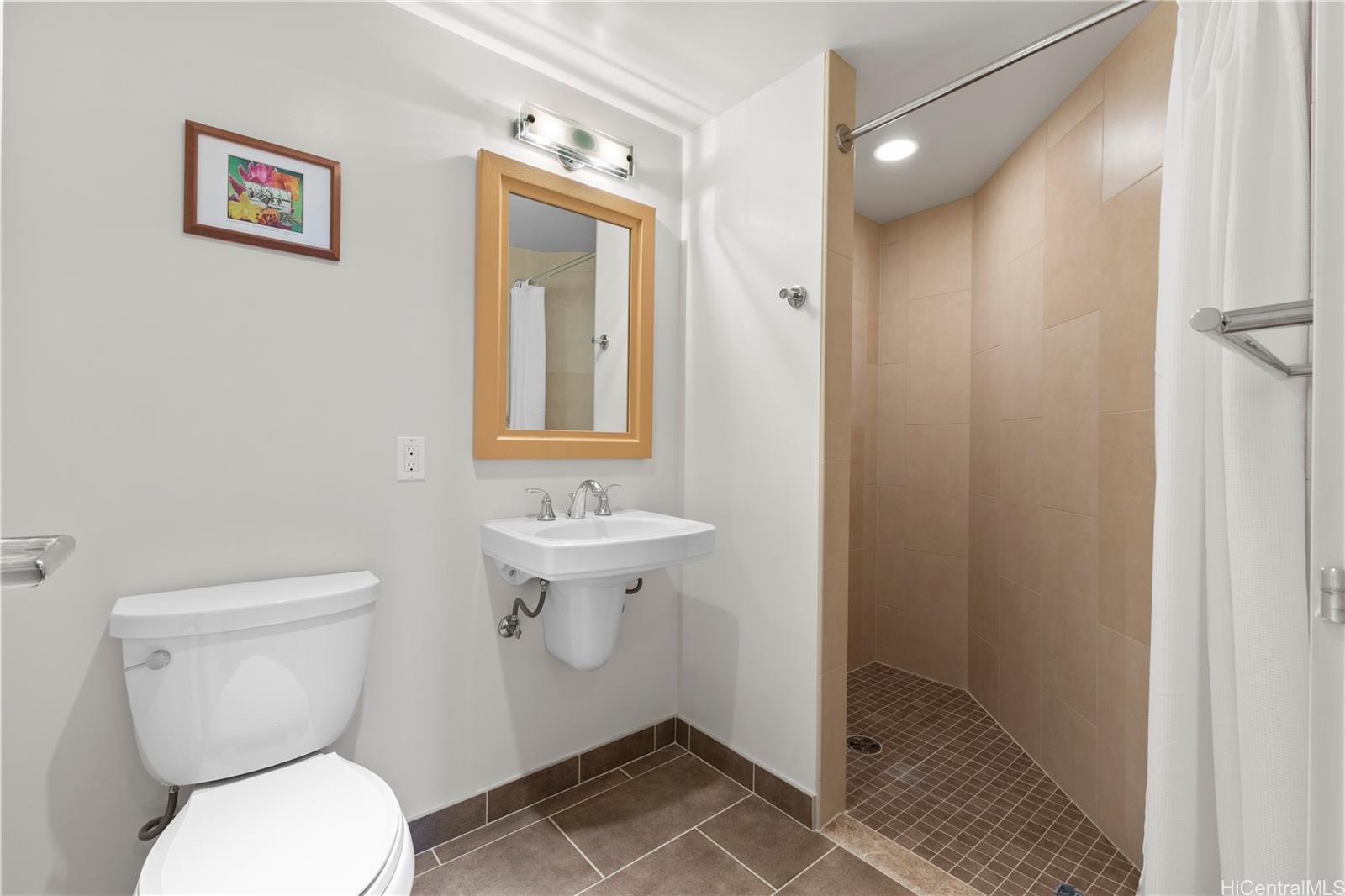 Allure Waikiki condo # 2501, Honolulu, Hawaii - photo 18 of 25