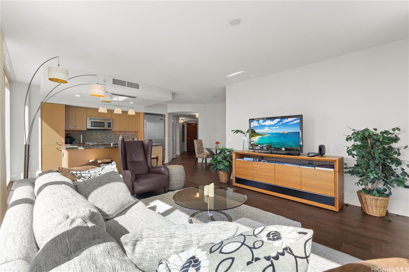 Allure Waikiki condo # 2501, Honolulu, Hawaii - photo 10 of 25