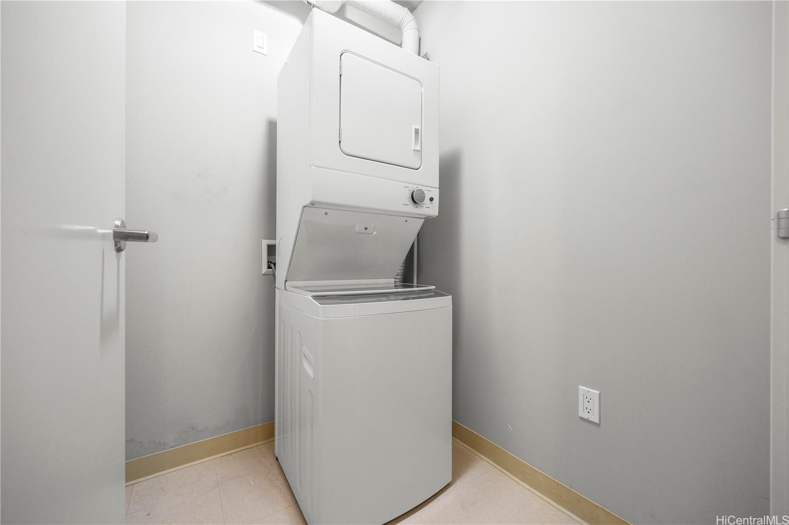 Allure Waikiki condo # 3102, Honolulu, Hawaii - photo 13 of 23