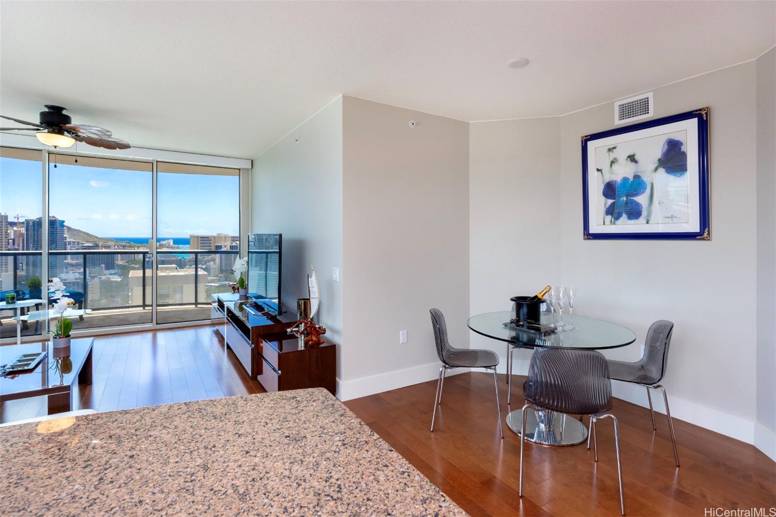 Allure Waikiki condo # 3304, Honolulu, Hawaii - photo 11 of 23
