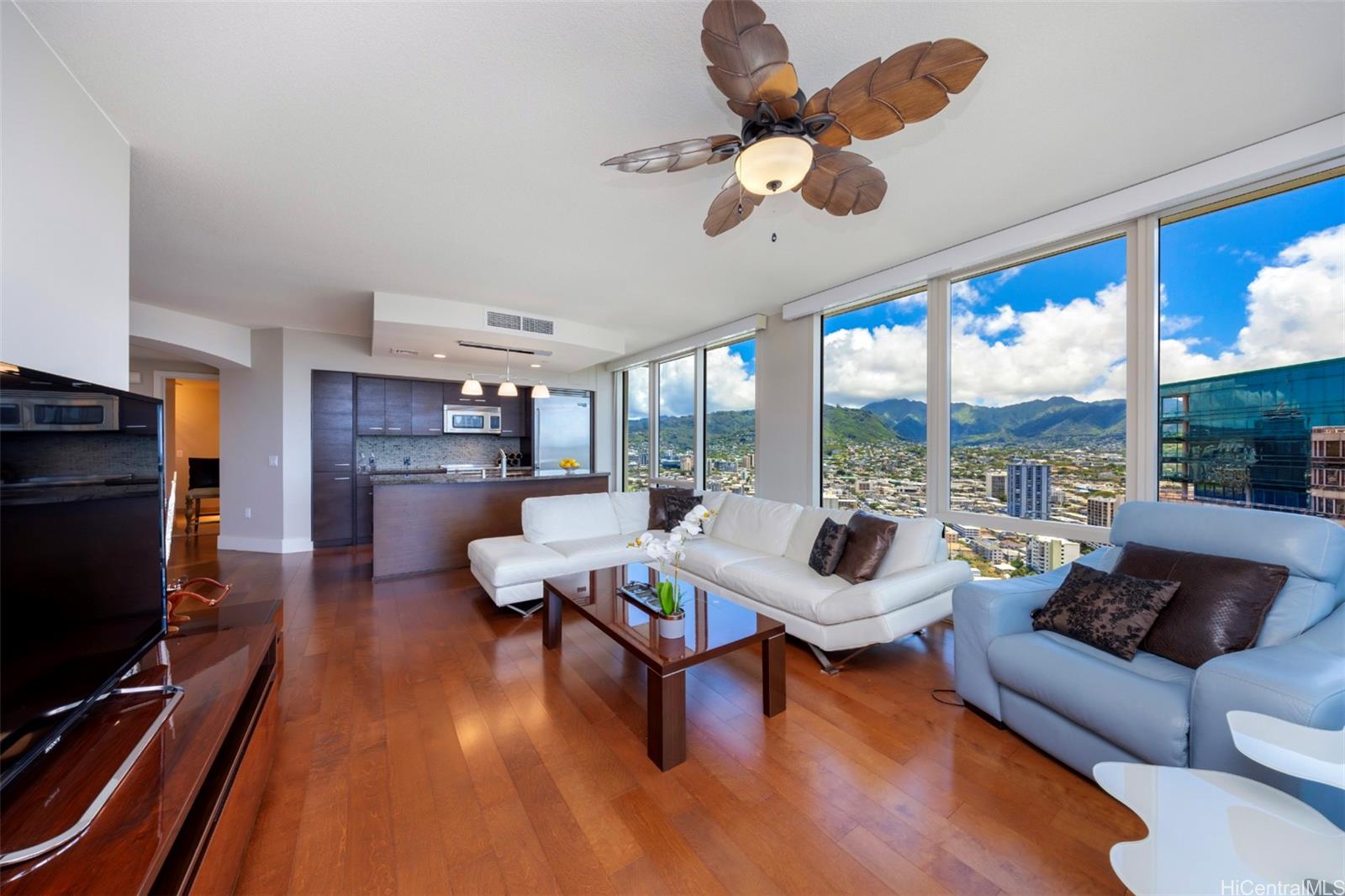 Allure Waikiki condo # 3304, Honolulu, Hawaii - photo 12 of 23