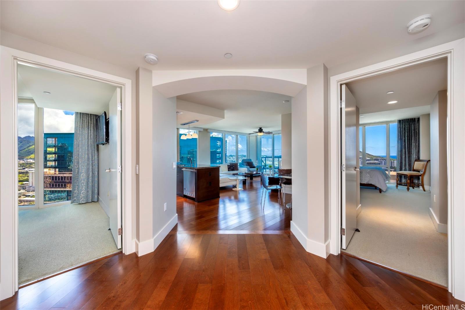 Allure Waikiki condo # 3304, Honolulu, Hawaii - photo 19 of 23