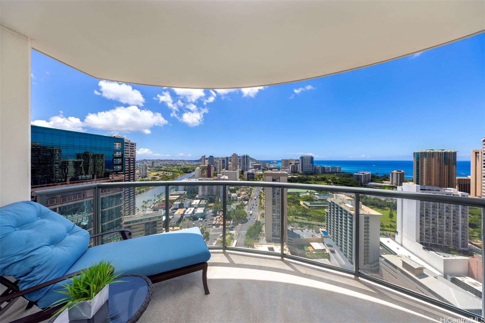 Allure Waikiki condo # 3304, Honolulu, Hawaii - photo 3 of 23