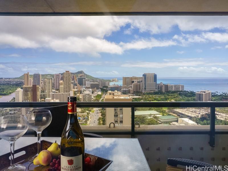 Allure Waikiki condo # 3504, Honolulu, Hawaii - photo 18 of 25