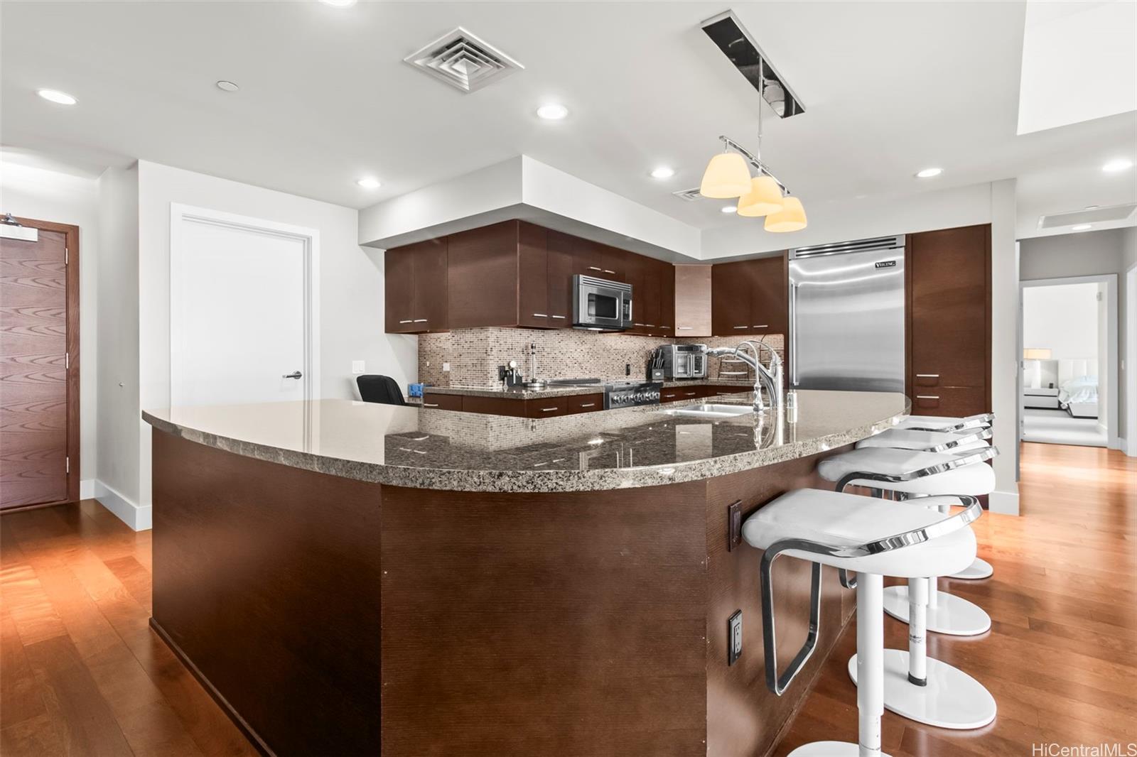 Allure Waikiki condo # 3506, Honolulu, Hawaii - photo 6 of 25