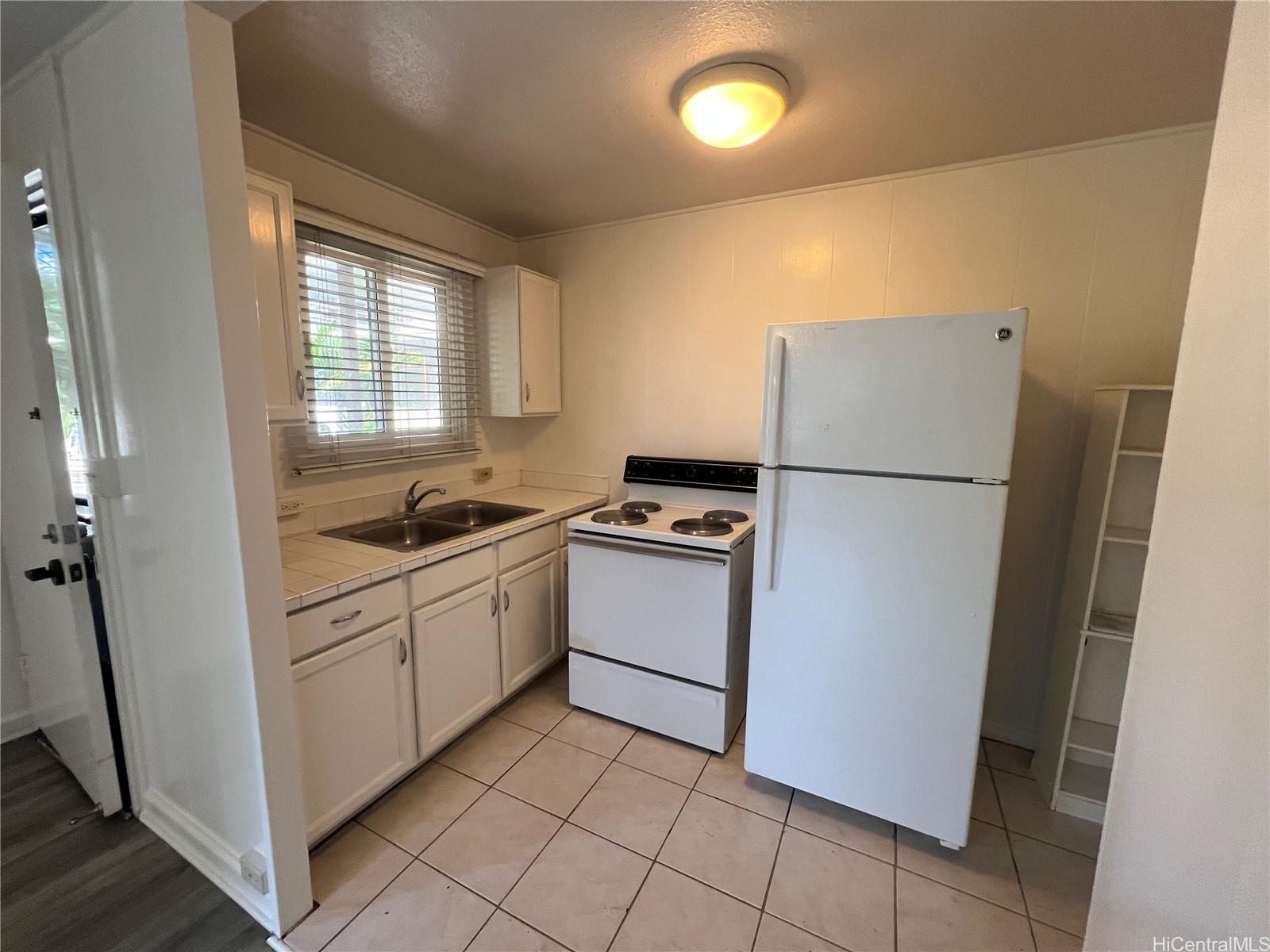 1839 Kaioo Dr Honolulu - Rental - photo 3 of 7