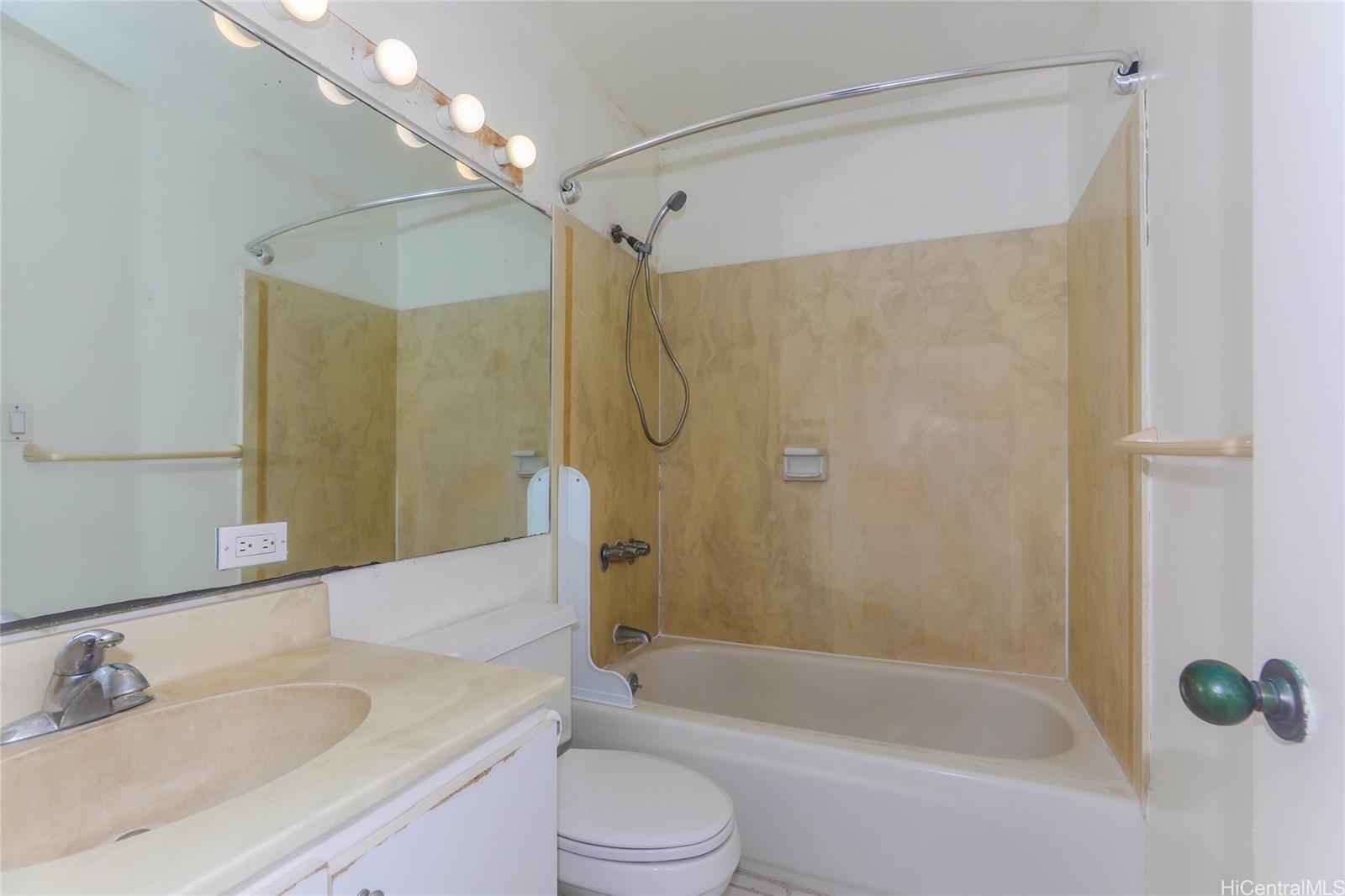 Summer Palace condo # 1004, Honolulu, Hawaii - photo 13 of 25