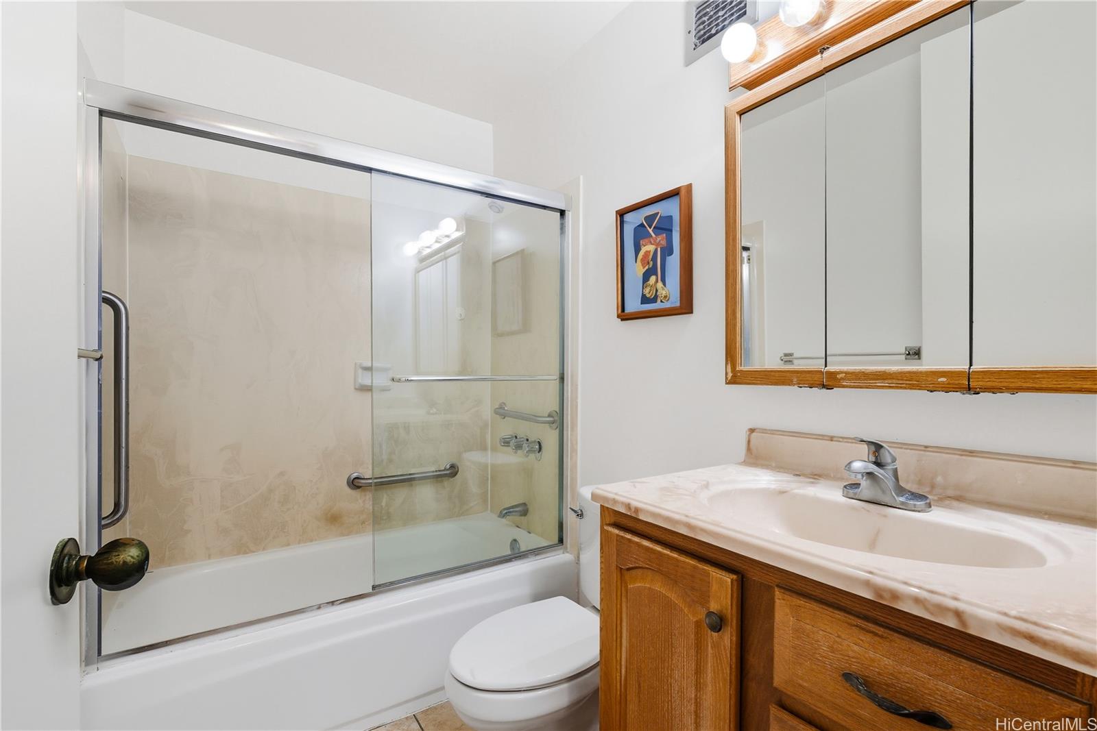 Summer Palace condo # 2208, Honolulu, Hawaii - photo 10 of 16