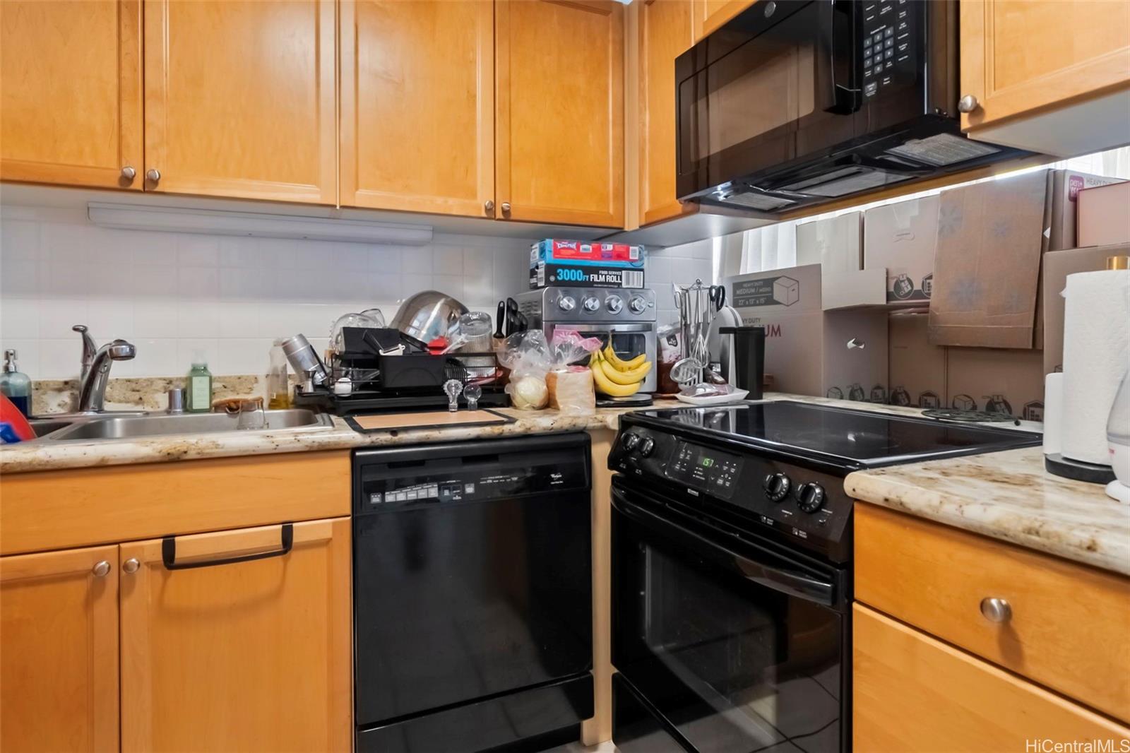 SUMMER PALACE condo # 2501, Honolulu, Hawaii - photo 4 of 20