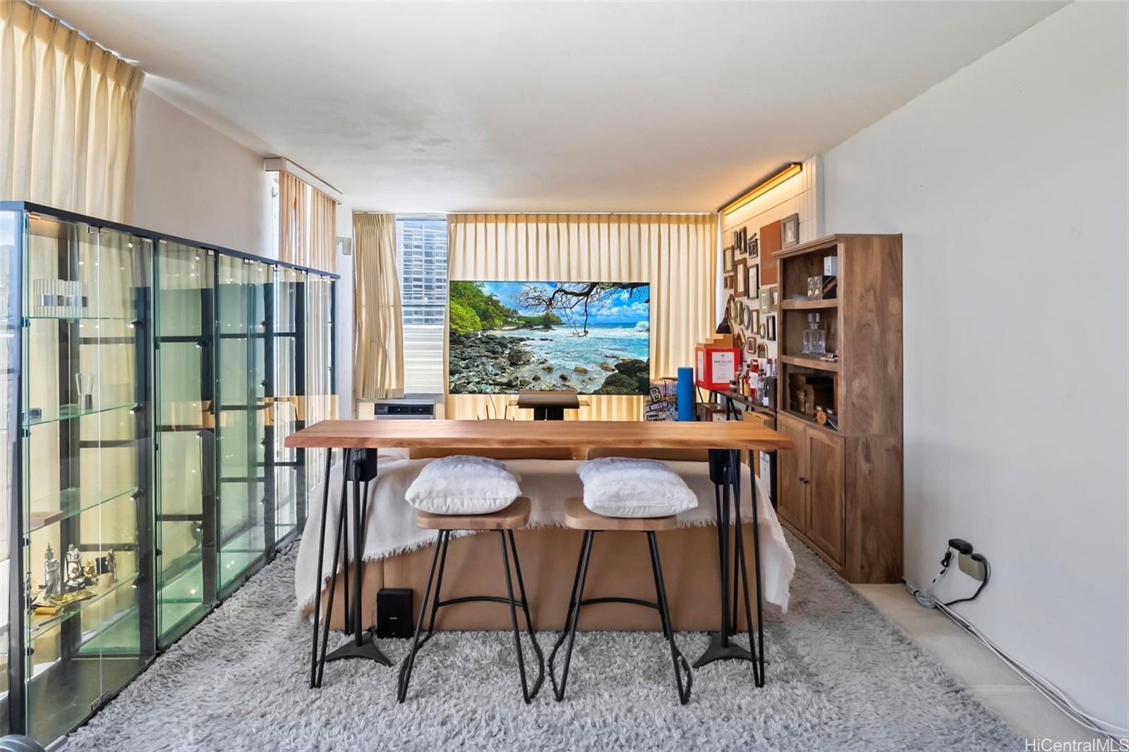 SUMMER PALACE condo # 2501, Honolulu, Hawaii - photo 5 of 20