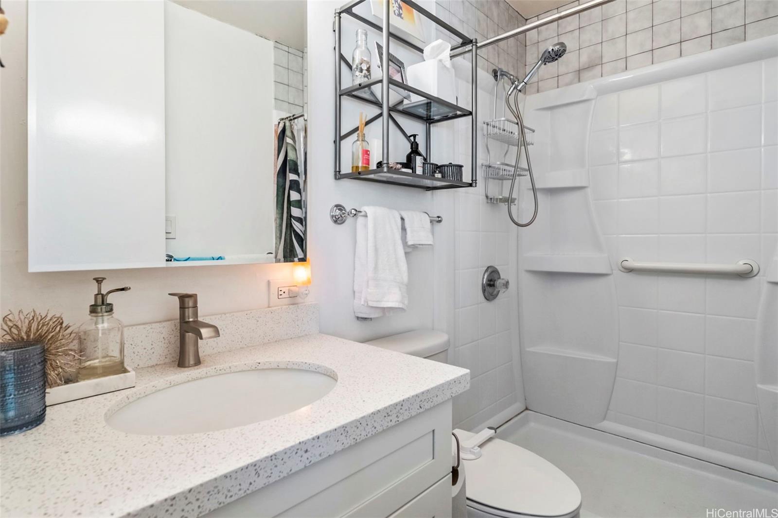 SUMMER PALACE condo # 2502, Honolulu, Hawaii - photo 11 of 21