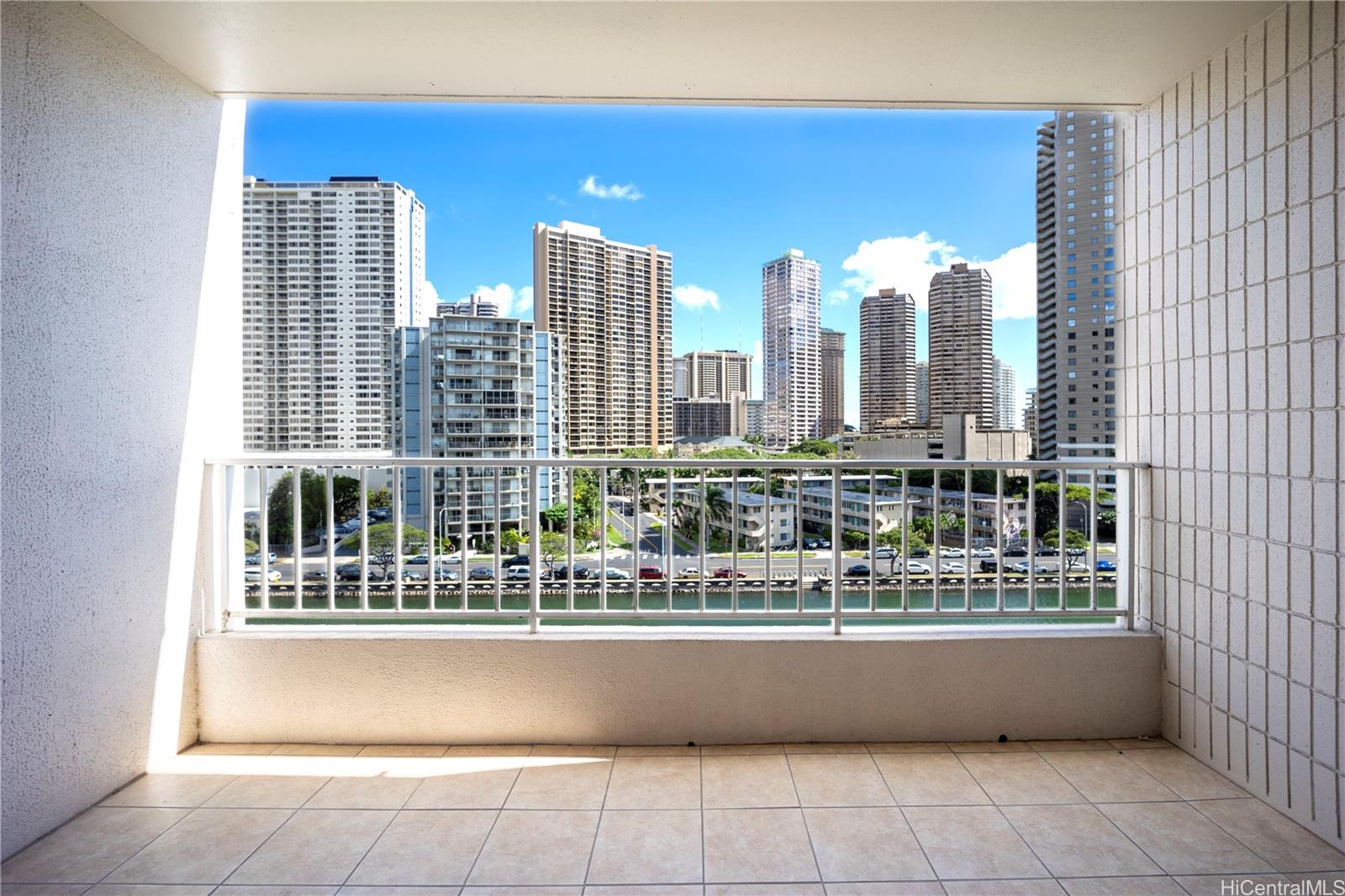 Summer Palace condo # 801, Honolulu, Hawaii - photo 2 of 19