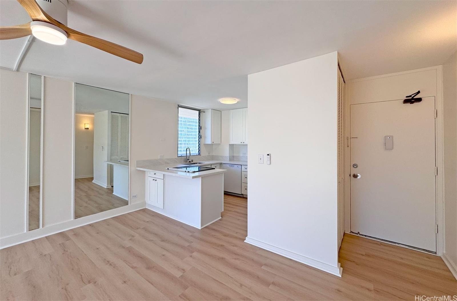 Summer Palace condo # 908, Honolulu, Hawaii - photo 3 of 22