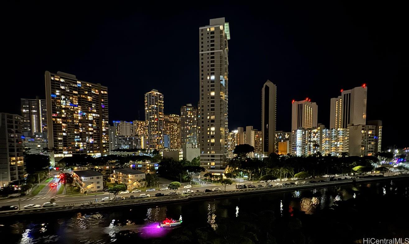 Summer Palace condo # 908, Honolulu, Hawaii - photo 8 of 22