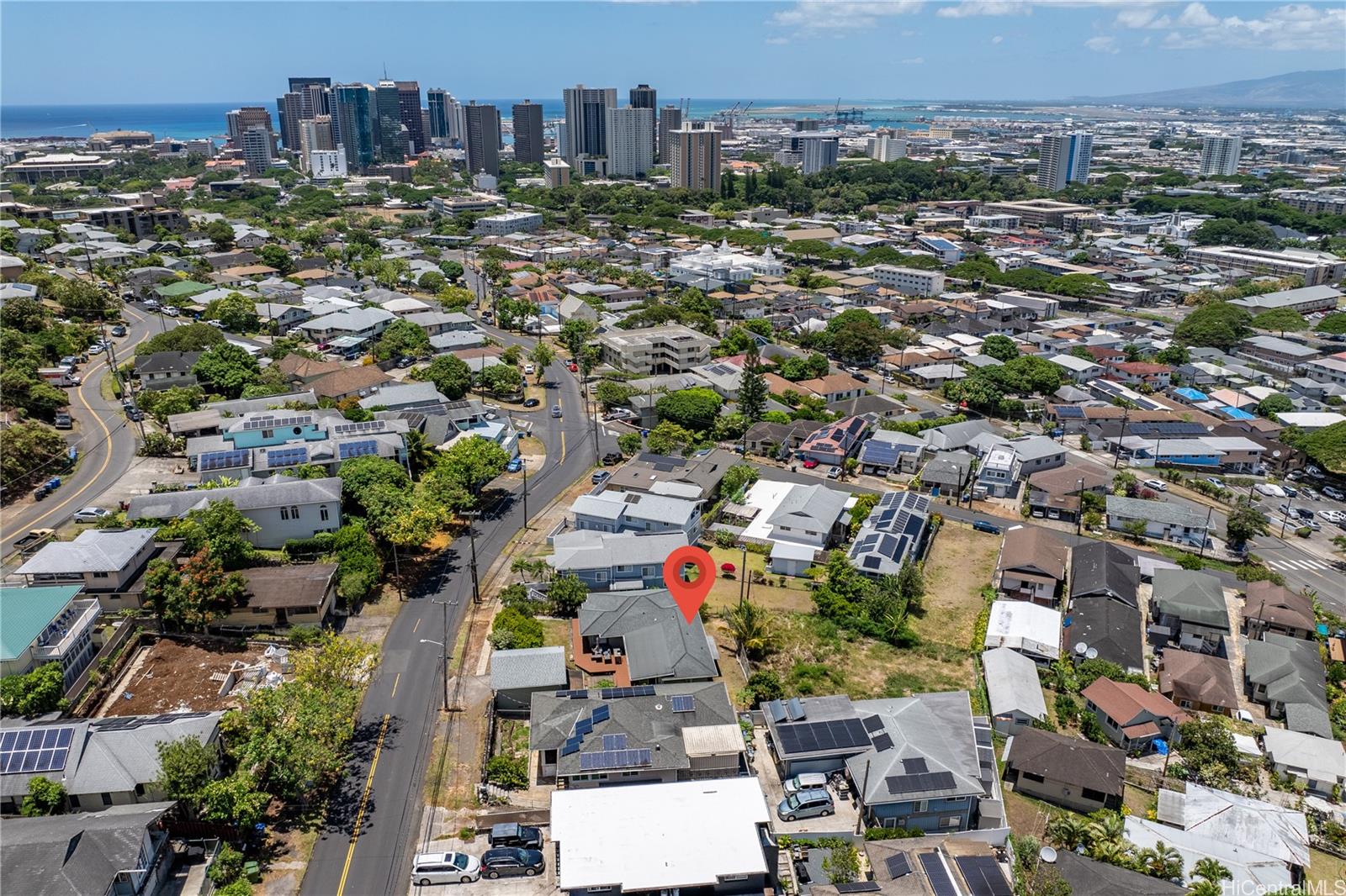 1848  Puowaina Dr Punchbowl Area, Honolulu home - photo 2 of 18