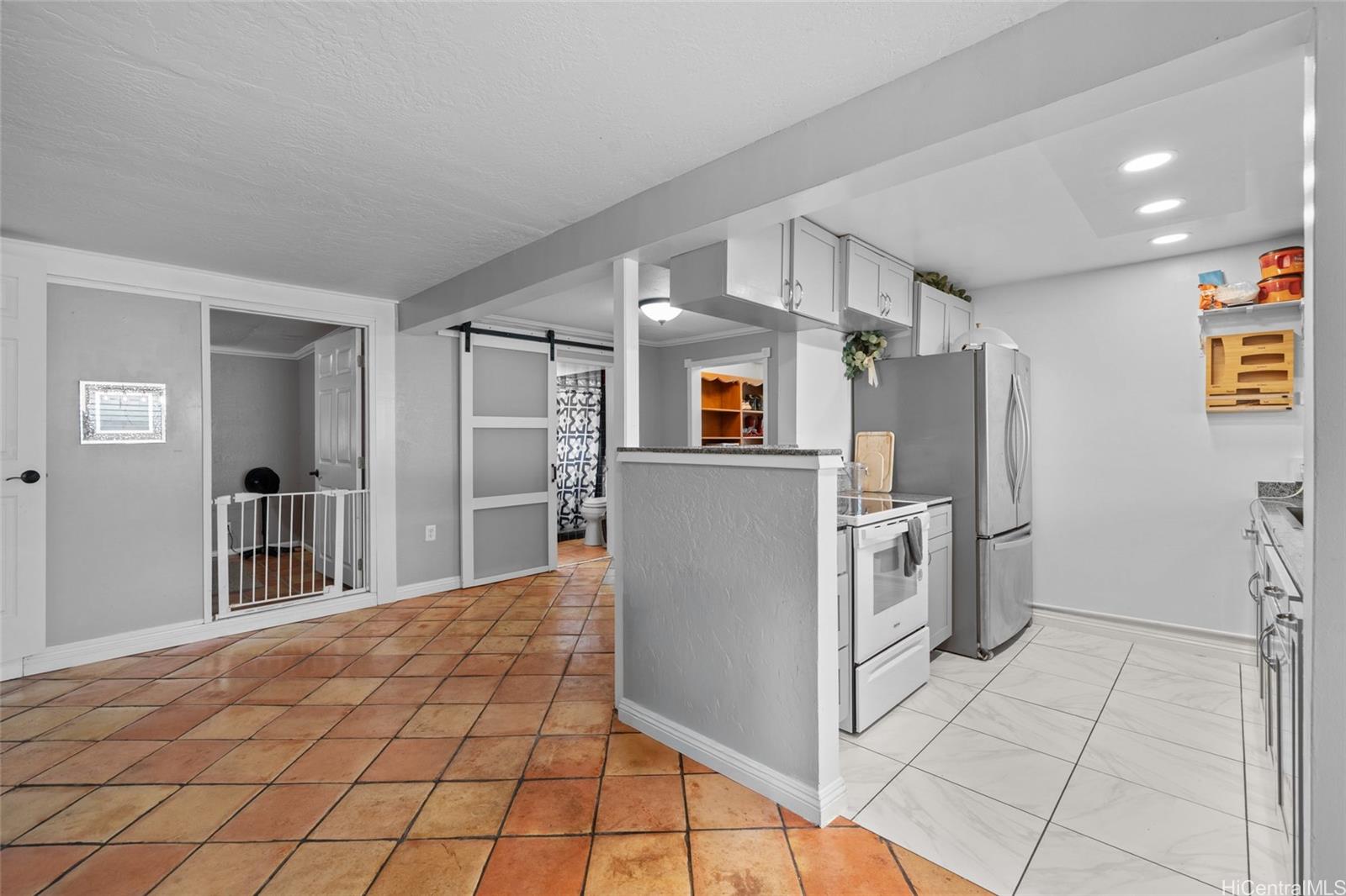 185  Ulupa Street Kalama Tract, Kailua home - photo 16 of 25