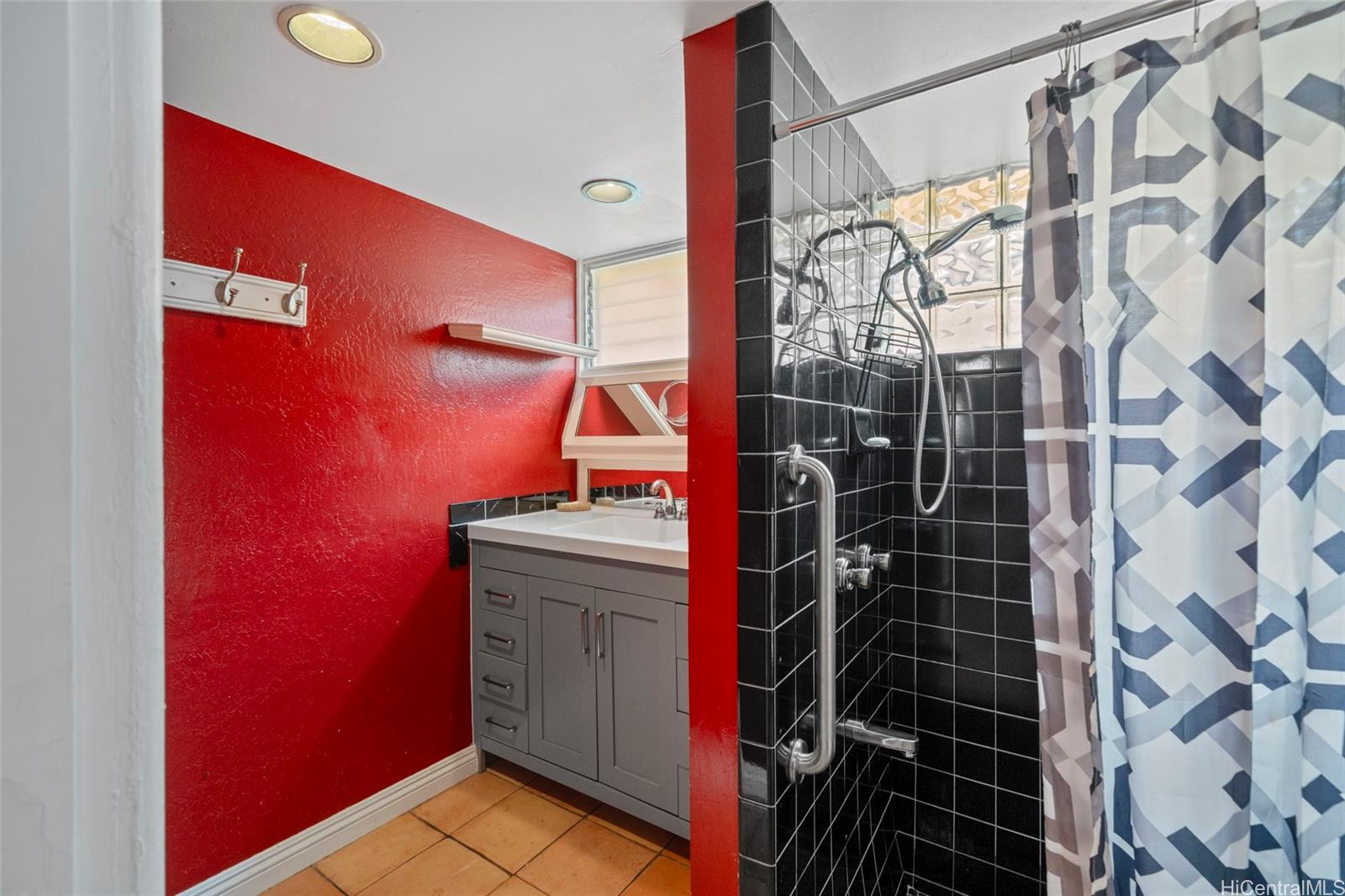 185  Ulupa Street Kalama Tract, Kailua home - photo 19 of 25