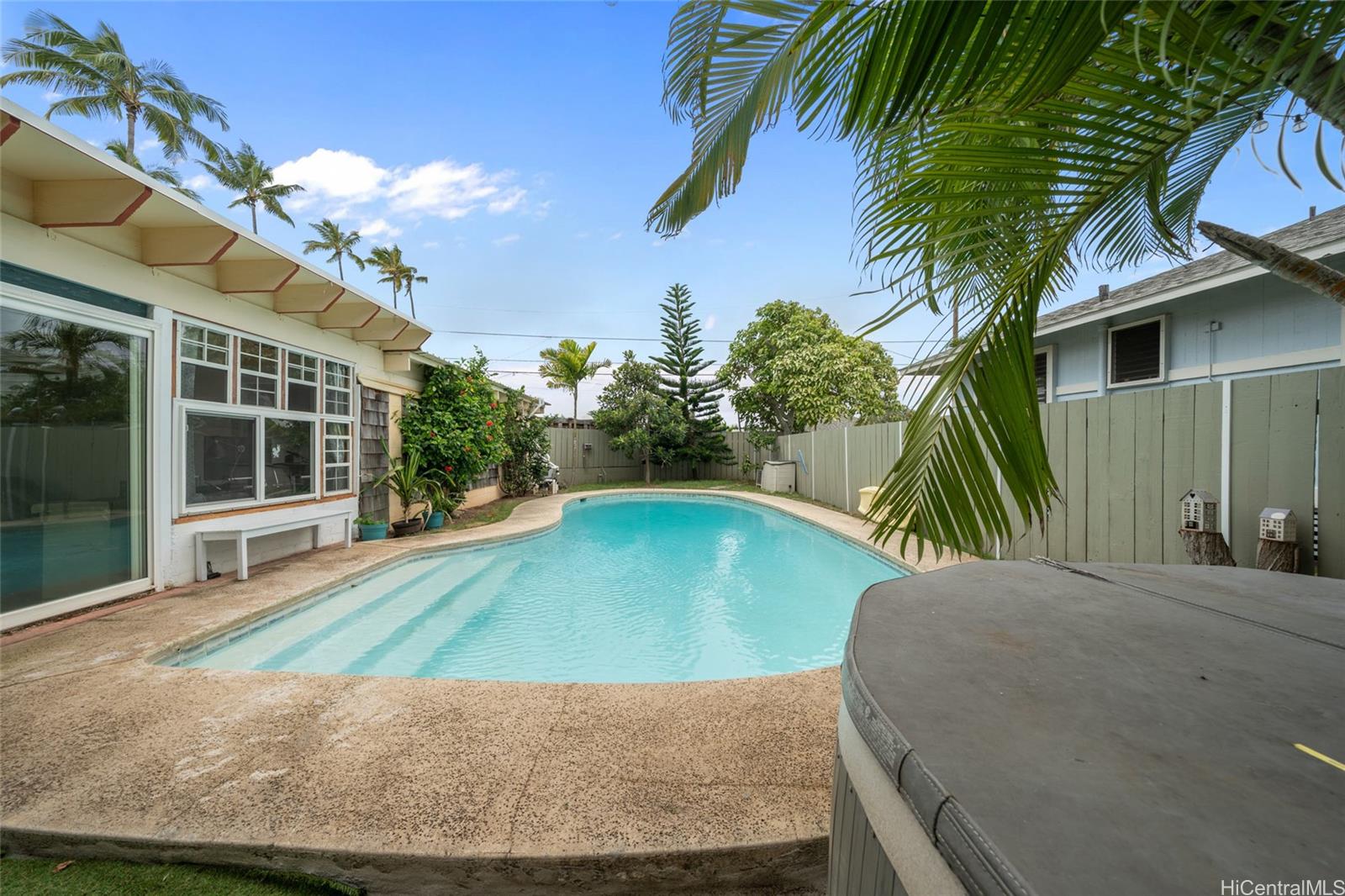 185  Ulupa Street Kalama Tract, Kailua home - photo 3 of 25