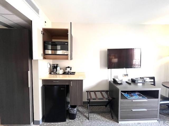 Palms At Waikiki condo # 1017, Honolulu, Hawaii - photo 11 of 24