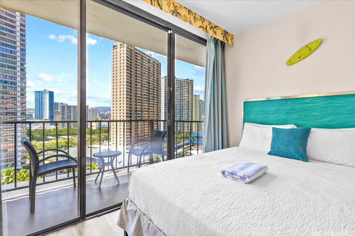 Palms At Waikiki condo # 1107, Honolulu, Hawaii - photo 4 of 24