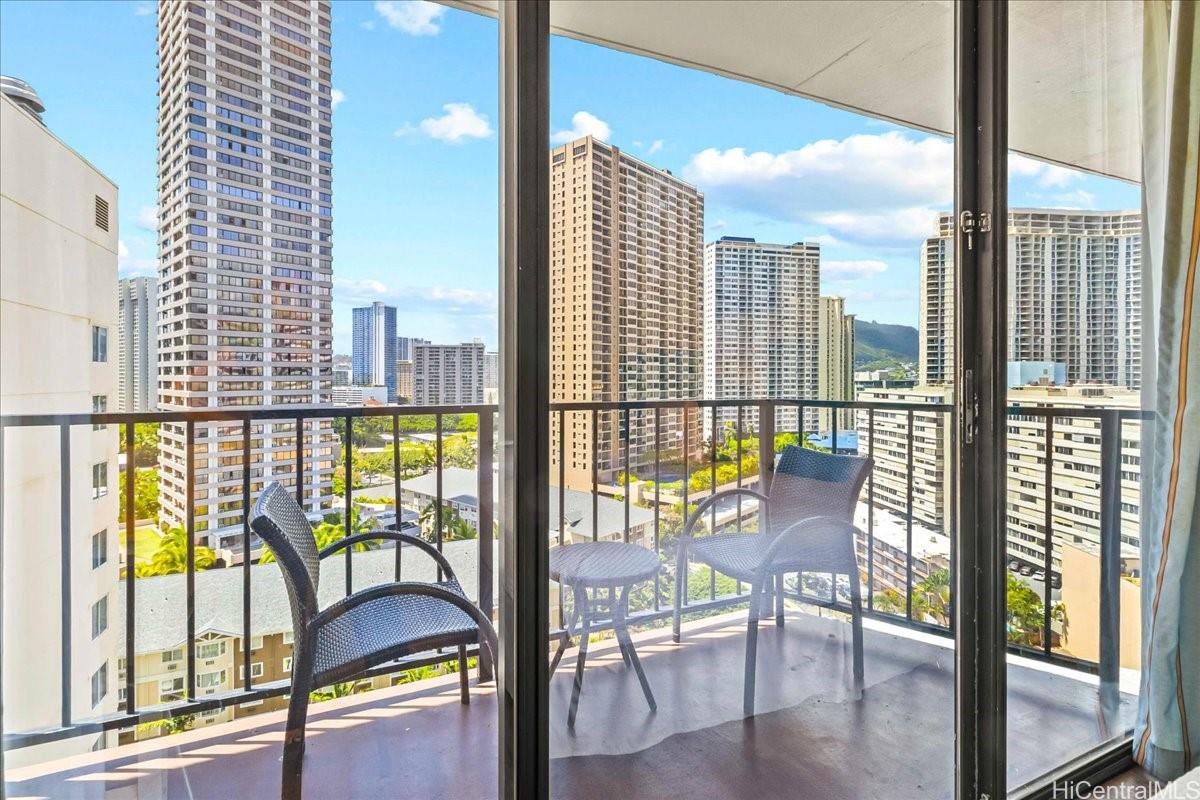 Palms At Waikiki condo # 1107, Honolulu, Hawaii - photo 6 of 24