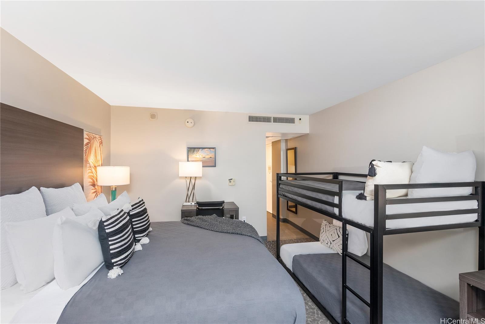 Palms At Waikiki condo # 202, Honolulu, Hawaii - photo 11 of 24