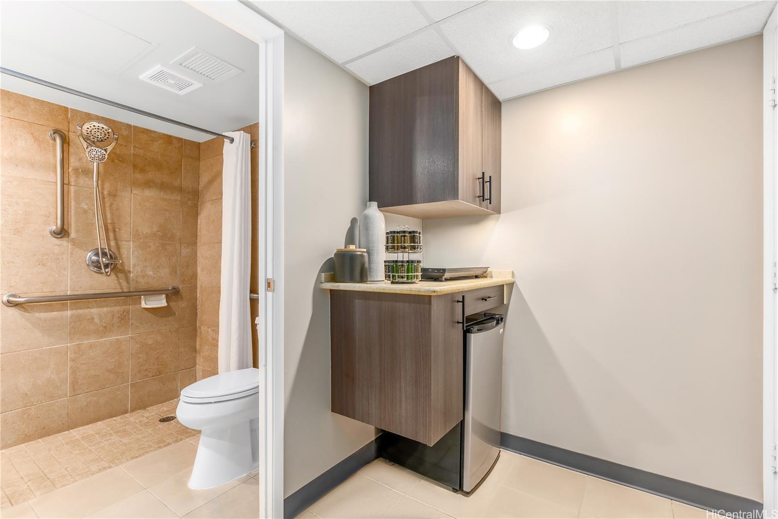 Palms At Waikiki condo # 202, Honolulu, Hawaii - photo 14 of 24