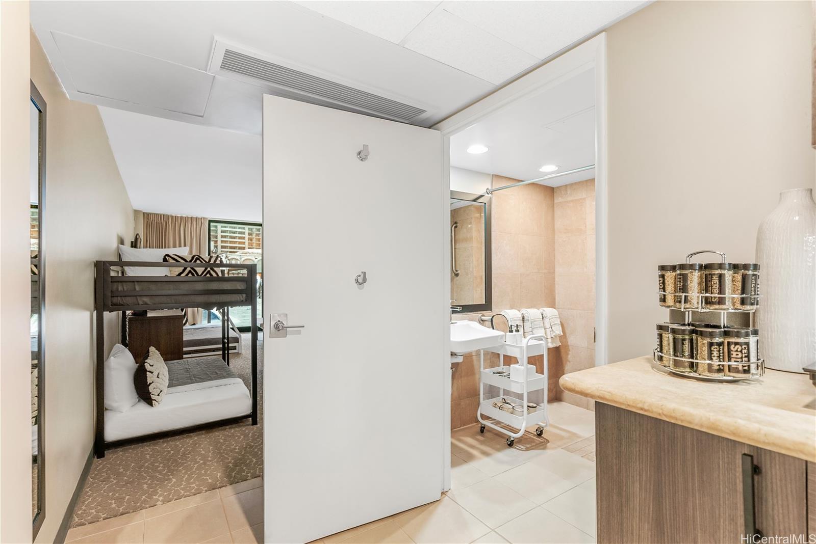 Palms At Waikiki condo # 202, Honolulu, Hawaii - photo 15 of 24