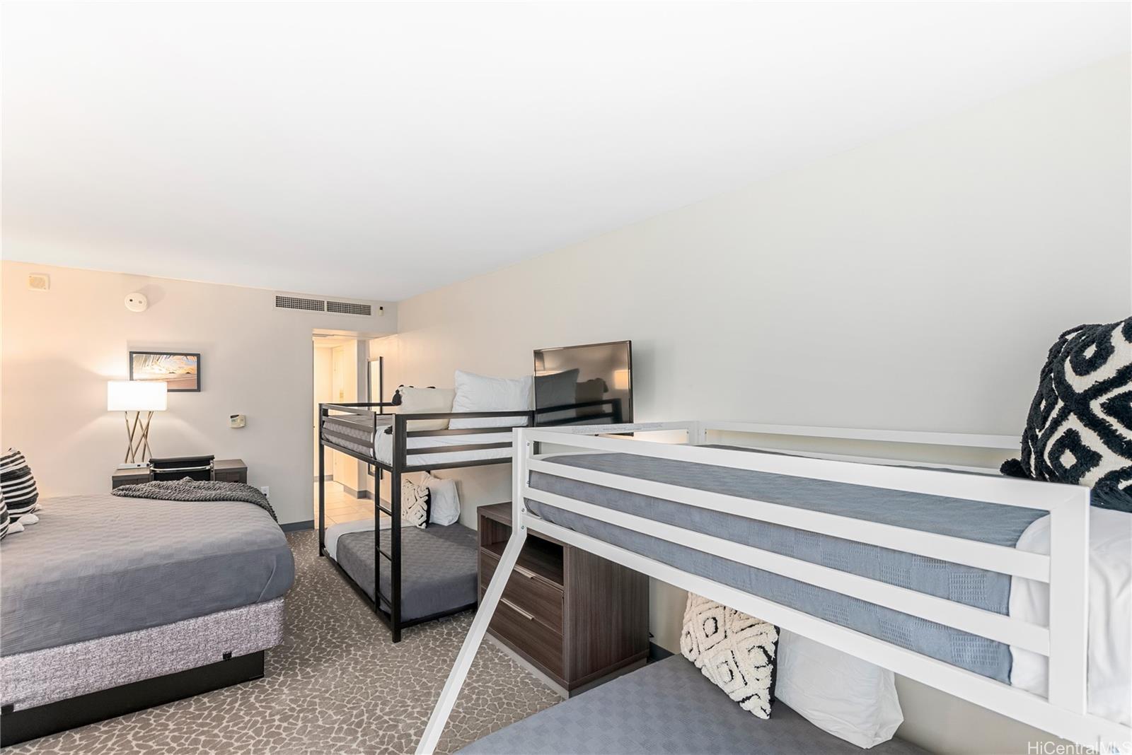 Palms At Waikiki condo # 202, Honolulu, Hawaii - photo 7 of 24