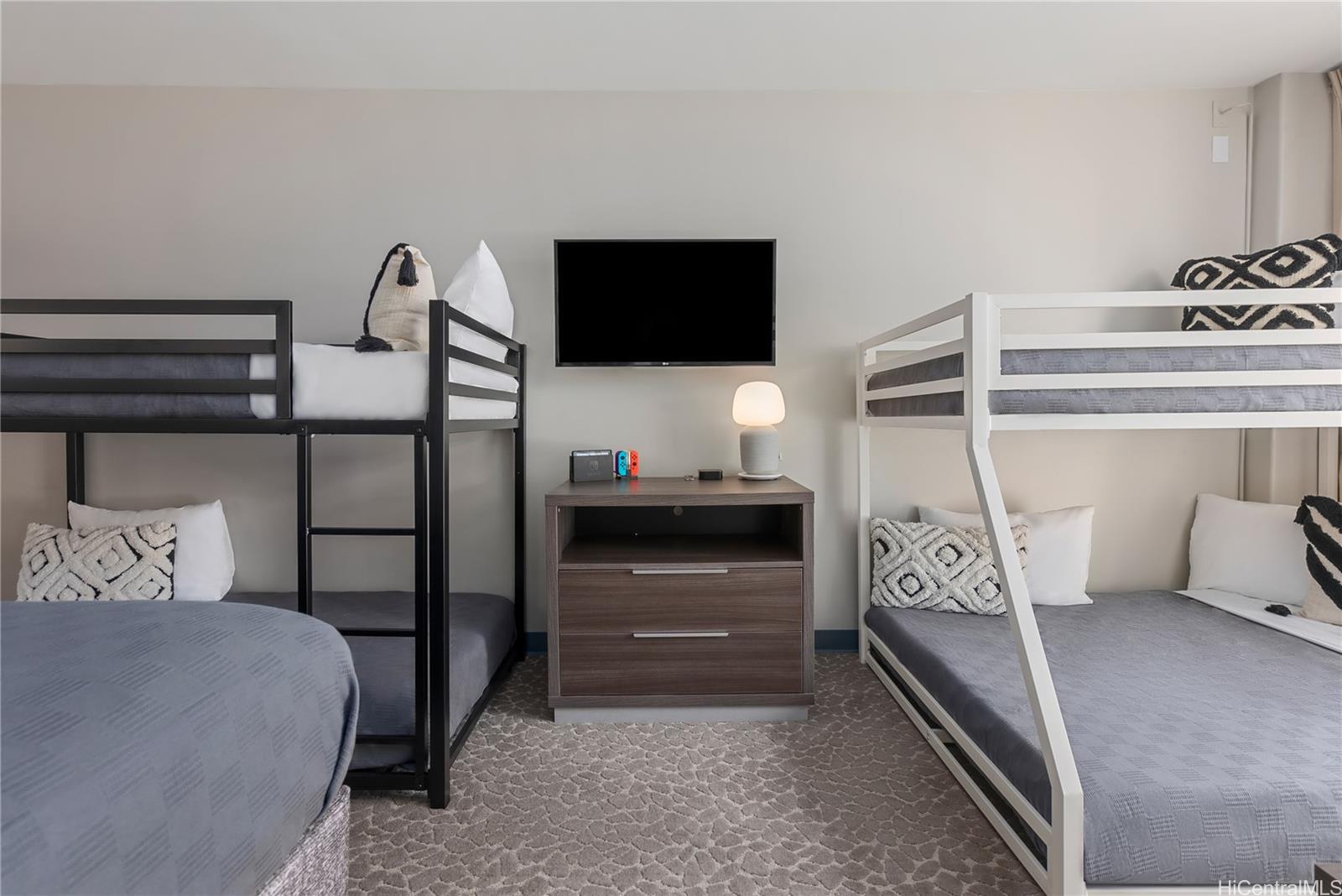 Palms At Waikiki condo # 202, Honolulu, Hawaii - photo 9 of 24