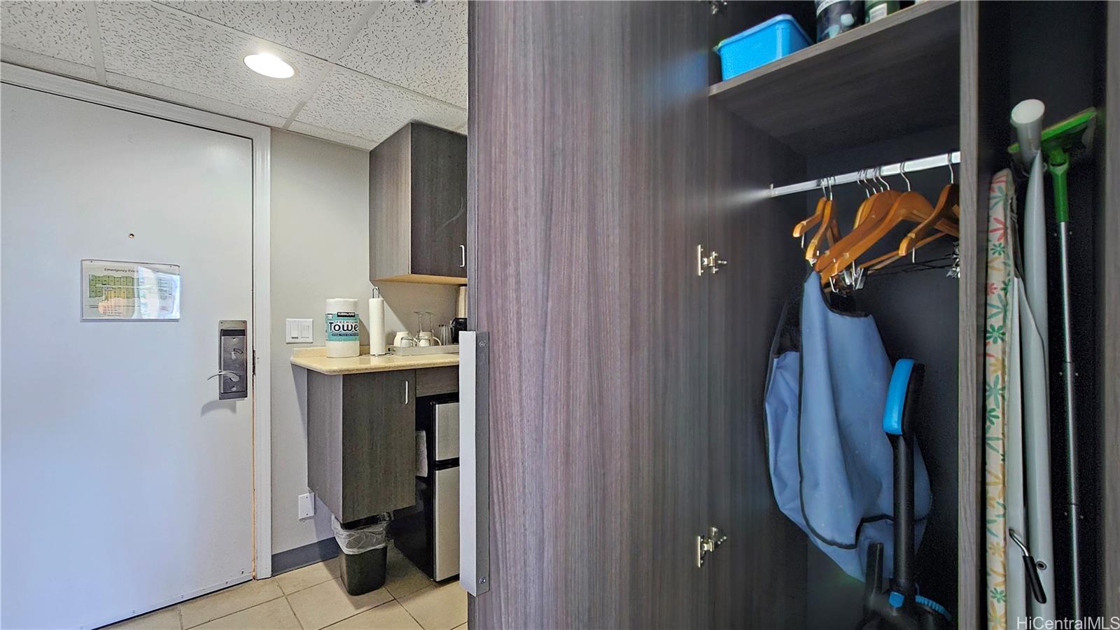 Palms at Waikiki condo # 222, Honolulu, Hawaii - photo 12 of 25