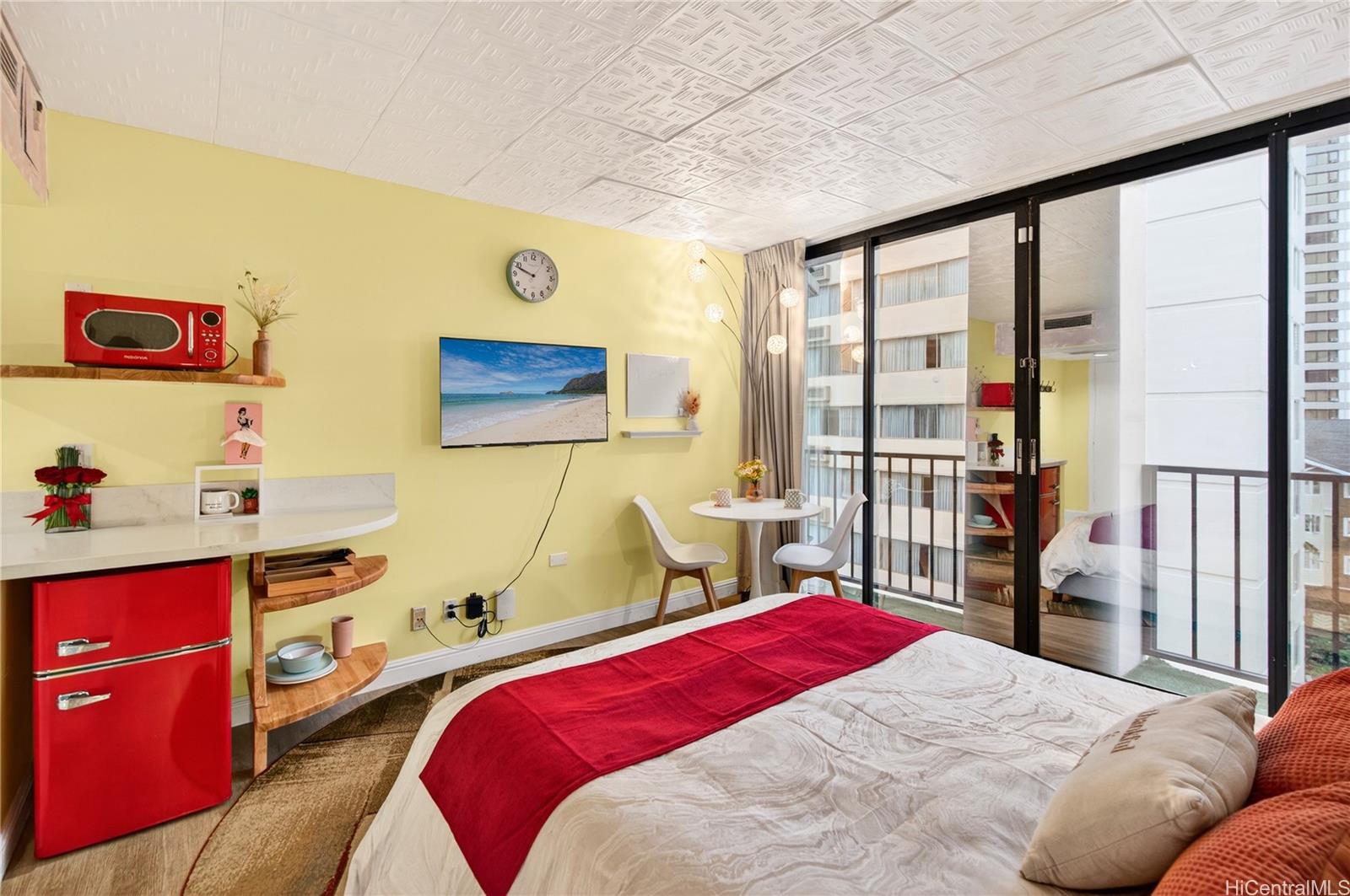 Palms At Waikiki condo # 303, Honolulu, Hawaii - photo 4 of 18