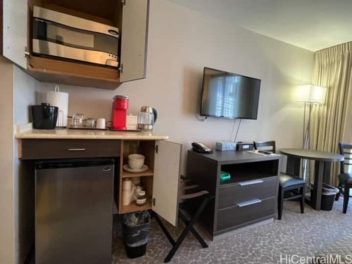 Palms At Waikiki condo # 317, Honolulu, Hawaii - photo 4 of 20