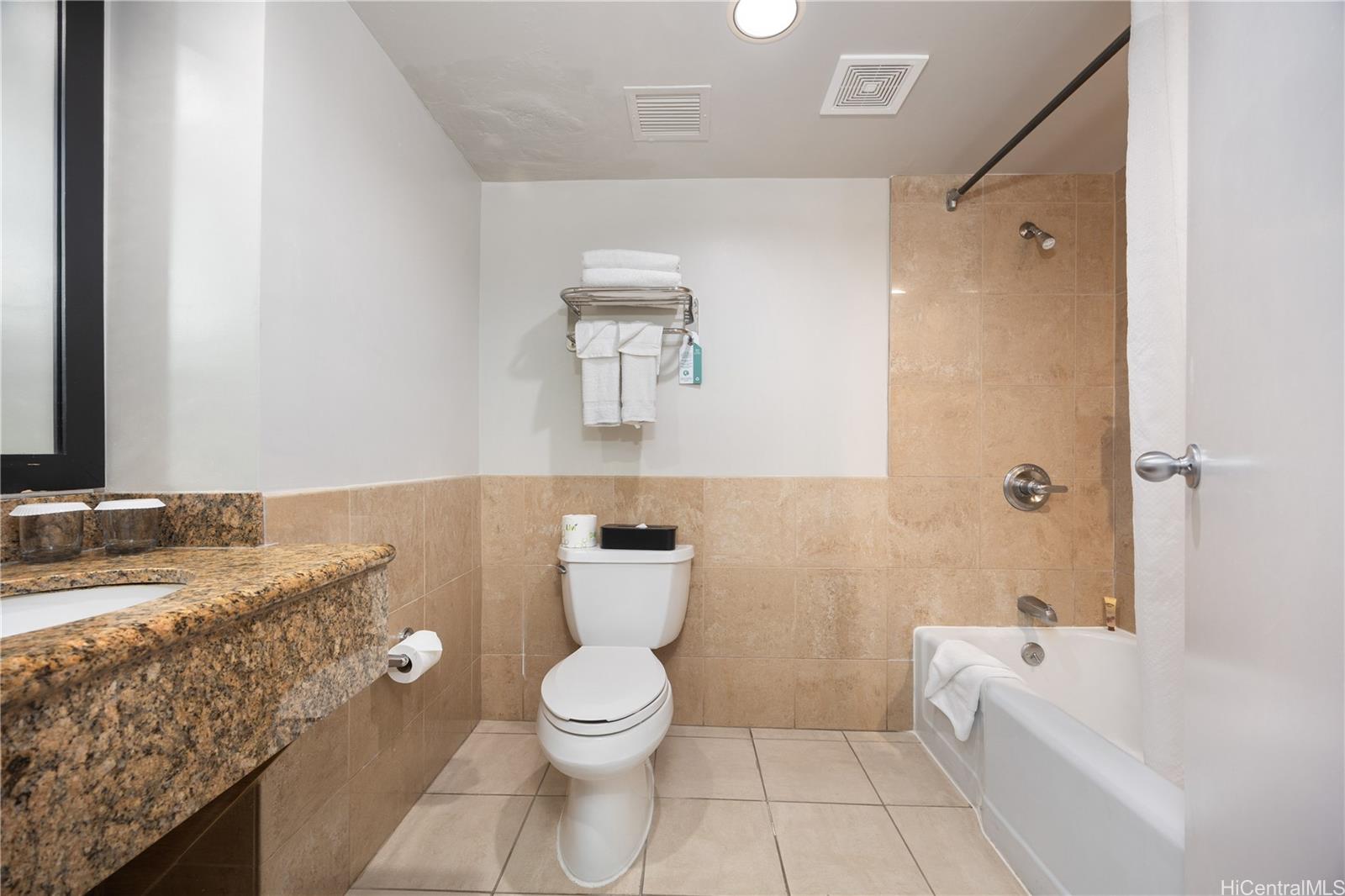 Palms At Waikiki condo # 408, Honolulu, Hawaii - photo 11 of 25