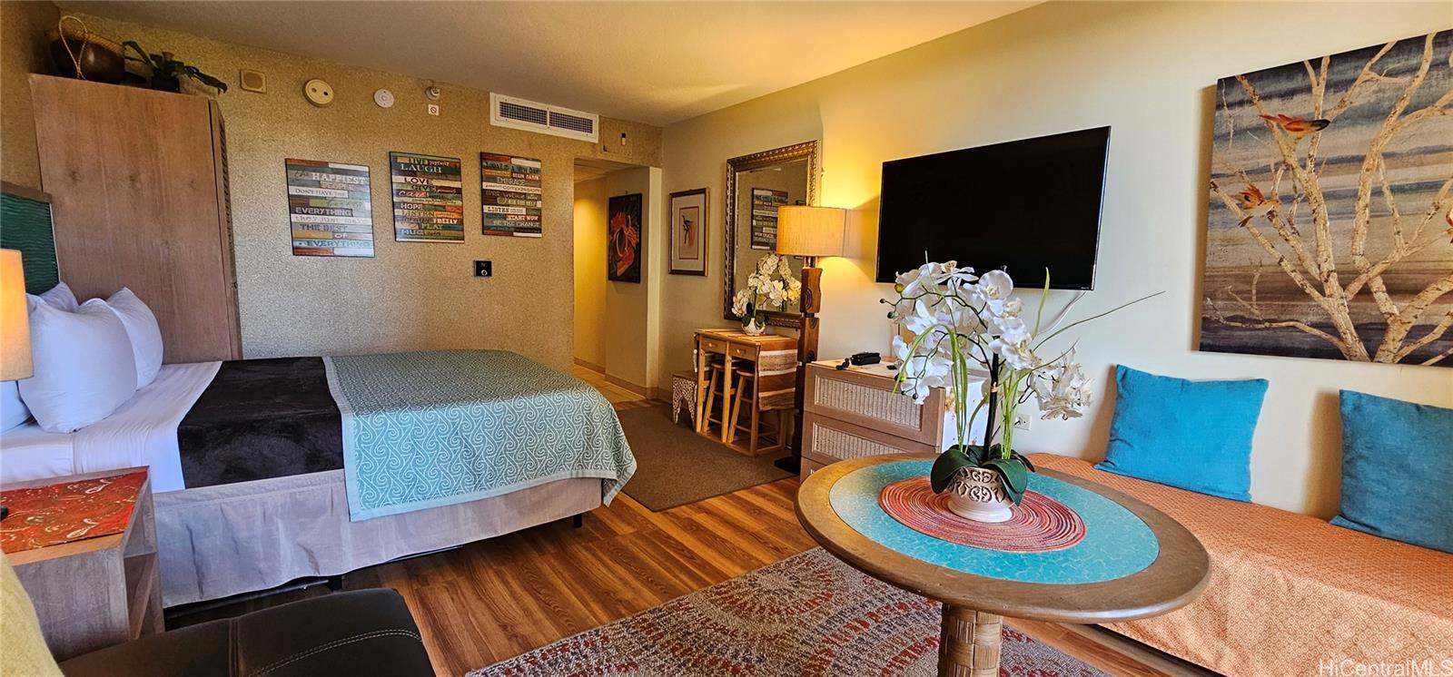 Palms At Waikiki condo # 412, Honolulu, Hawaii - photo 4 of 22