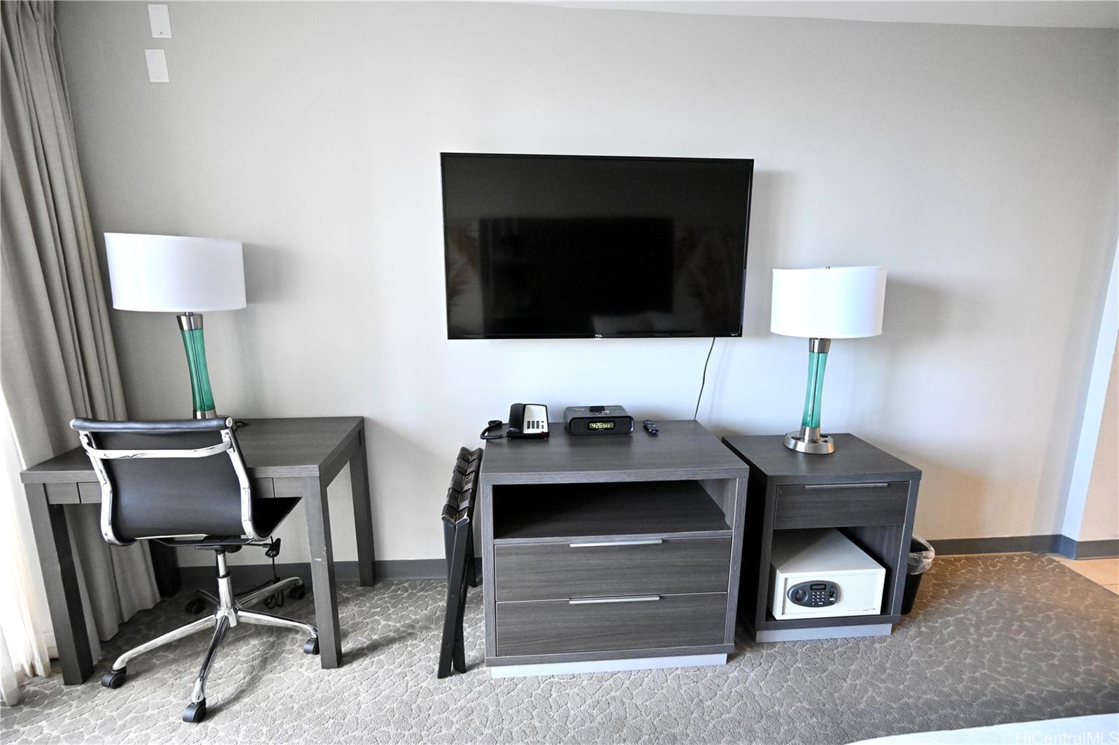 Palms At Waikiki condo # 415, Honolulu, Hawaii - photo 3 of 13