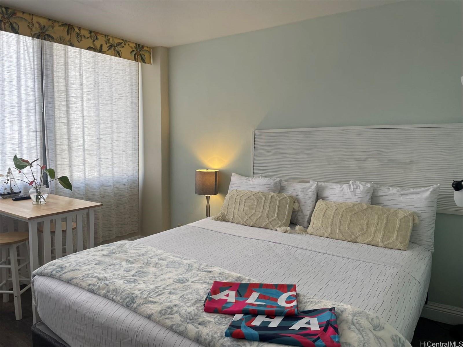 Palms at Waikiki condo # 429, Honolulu, Hawaii - photo 3 of 18