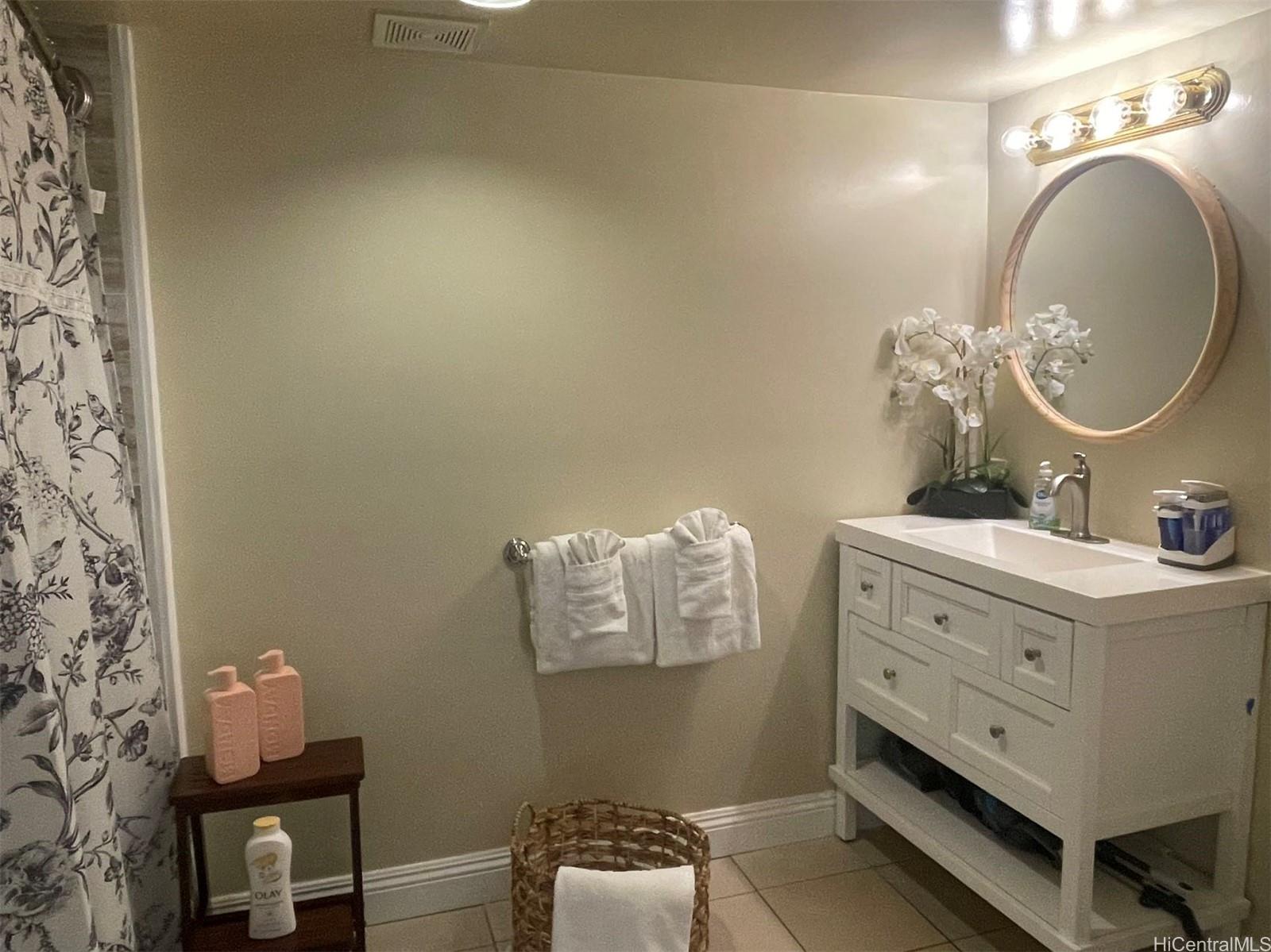 Palms at Waikiki condo # 429, Honolulu, Hawaii - photo 5 of 18